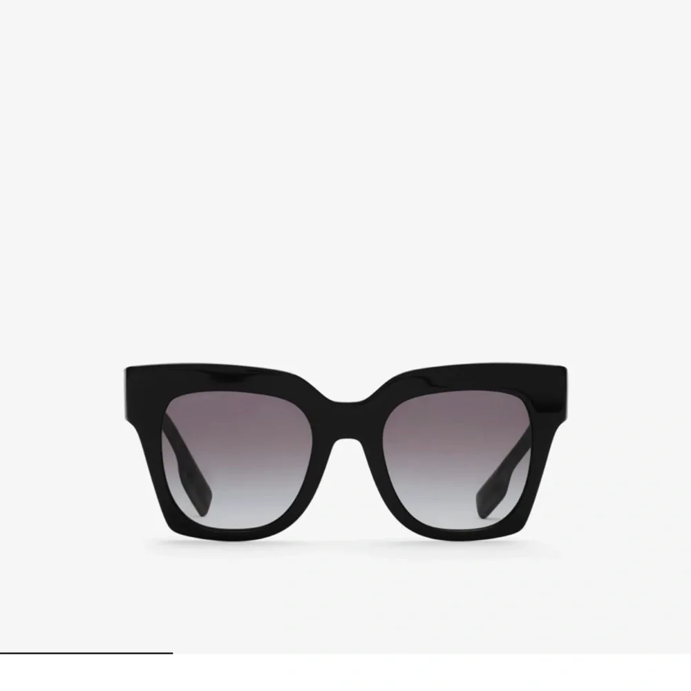 Burberry Kitty Sunglasses Black / Brown - Picture 2 of 4
